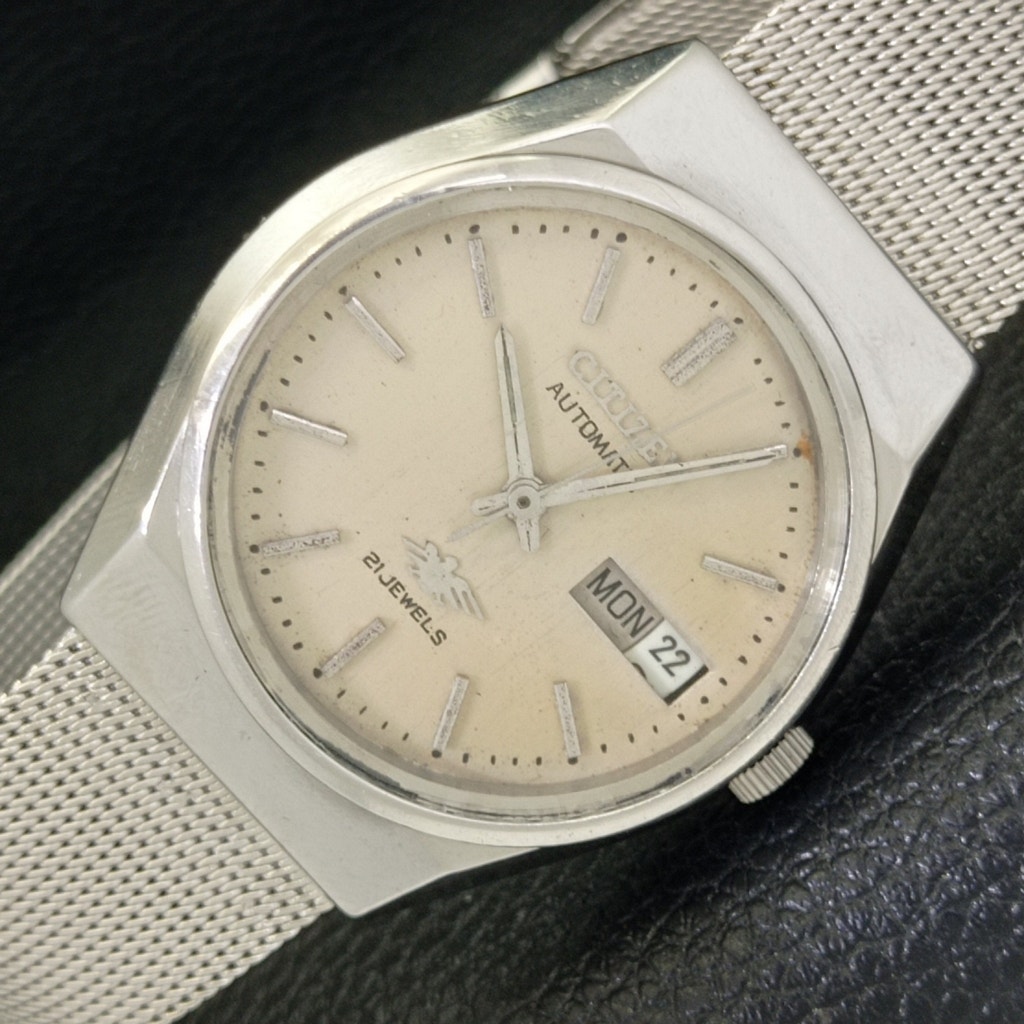 Vintage 1987 Citizen Automatic Mens Silver Watch WDaydate  Patina Accents